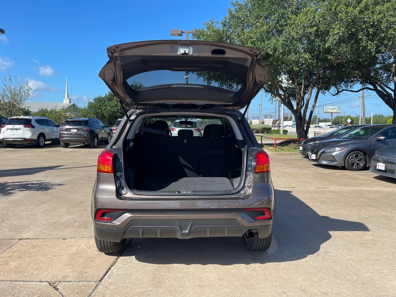 Mitsubishi Outlander Sport Vehicle Full-screen Gallery Image 10