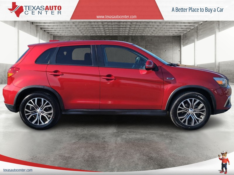 Mitsubishi Outlander Sport Vehicle Full-screen Gallery Image 03