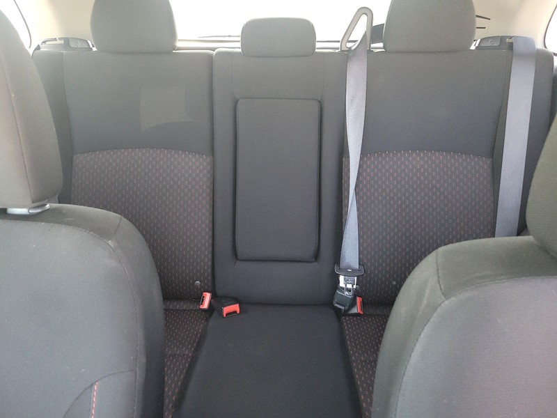 Mitsubishi Outlander Sport Vehicle Full-screen Gallery Image 11