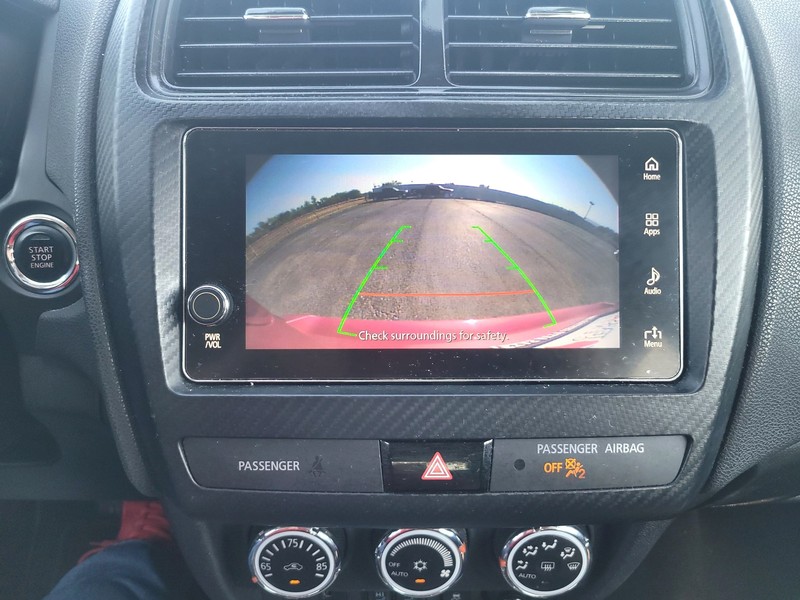 Mitsubishi Outlander Sport Vehicle Full-screen Gallery Image 15