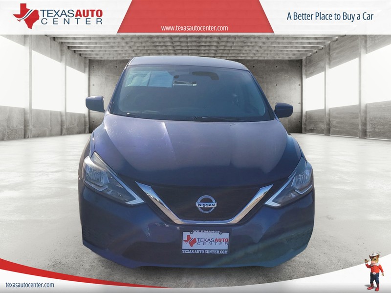 Nissan Sentra Vehicle Full-screen Gallery Image 3