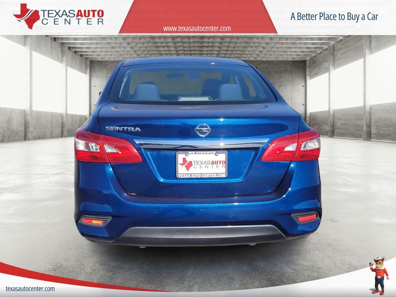 Nissan Sentra Vehicle Full-screen Gallery Image 6