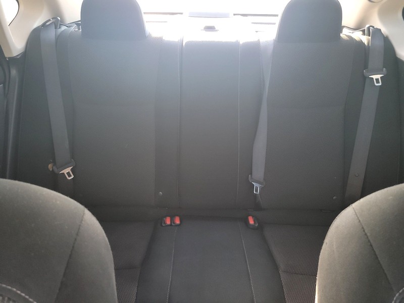 Nissan Sentra Vehicle Full-screen Gallery Image 12