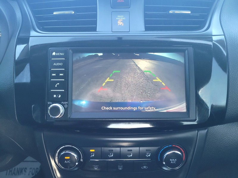 Nissan Sentra Vehicle Full-screen Gallery Image 16