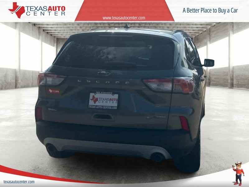 Ford Escape Vehicle Full-screen Gallery Image 6