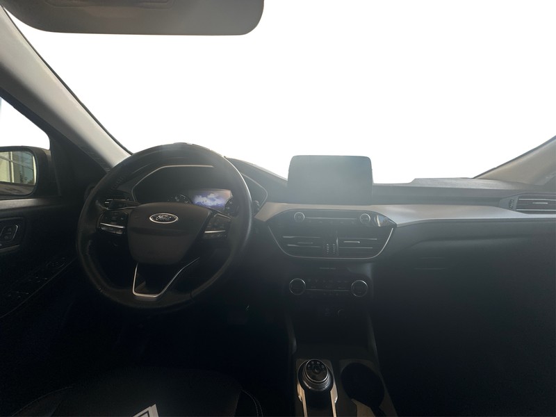 Ford Escape Vehicle Full-screen Gallery Image 16