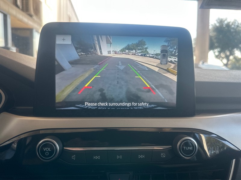 Ford Escape Vehicle Full-screen Gallery Image 17