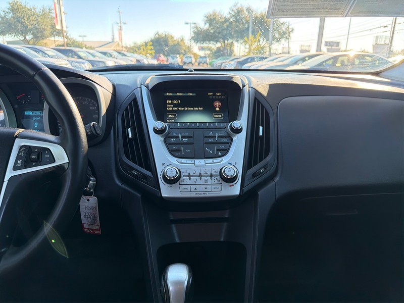 Chevrolet Equinox Vehicle Full-screen Gallery Image 12