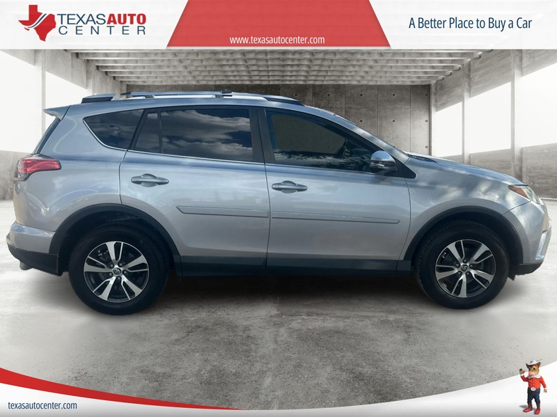 Toyota RAV4 Vehicle Full-screen Gallery Image 4
