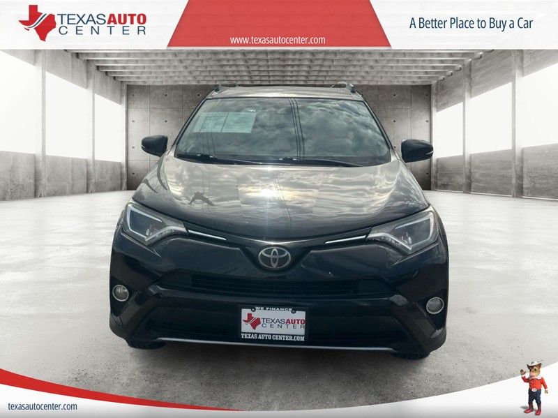 Toyota RAV4 Vehicle Full-screen Gallery Image 3