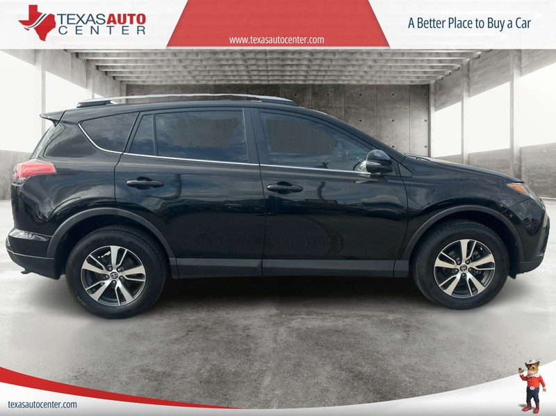 Toyota RAV4 Vehicle Full-screen Gallery Image 4