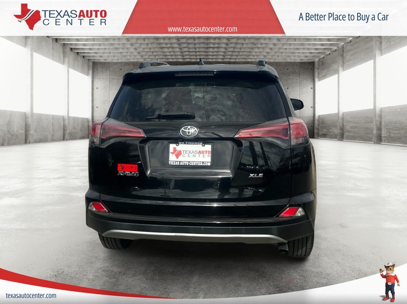 Toyota RAV4 Vehicle Full-screen Gallery Image 5