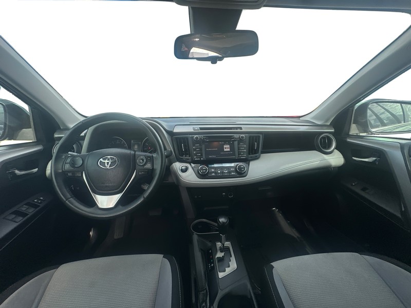 Toyota RAV4 Vehicle Full-screen Gallery Image 14