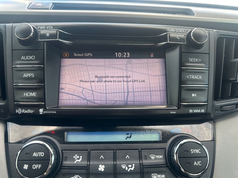 Toyota RAV4 Vehicle Full-screen Gallery Image 16