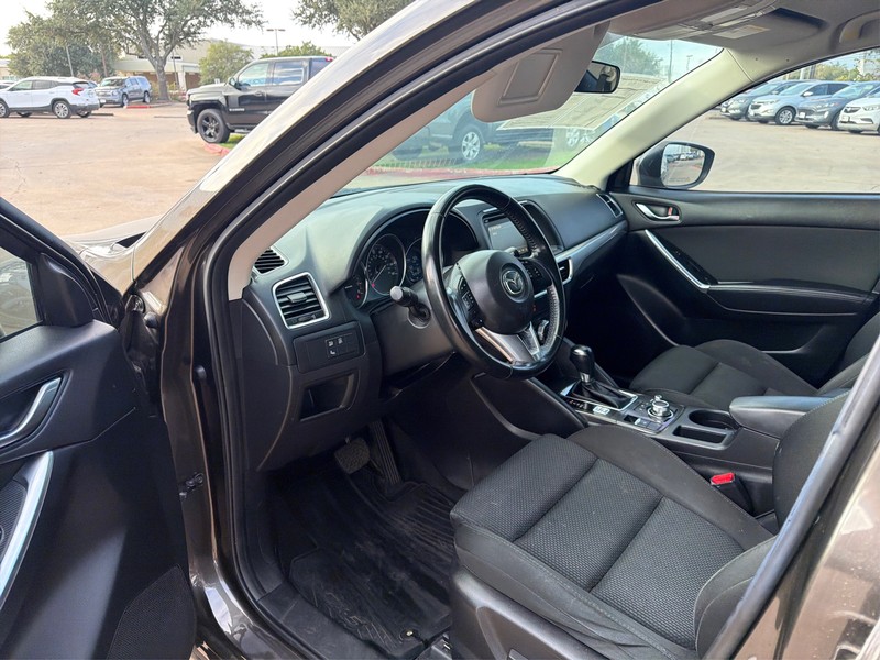 Mazda CX-5 Vehicle Full-screen Gallery Image 9