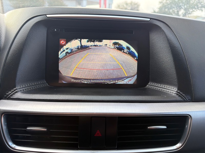 Mazda CX-5 Vehicle Full-screen Gallery Image 17