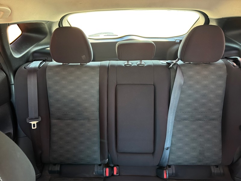 Nissan Rogue Sport Vehicle Full-screen Gallery Image 13