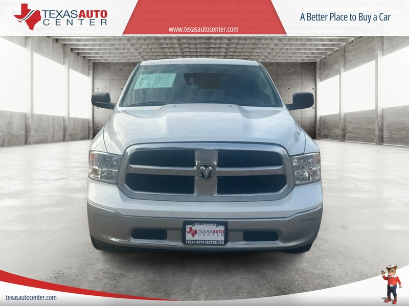 Ram 1500 Classic Vehicle Full-screen Gallery Image 3