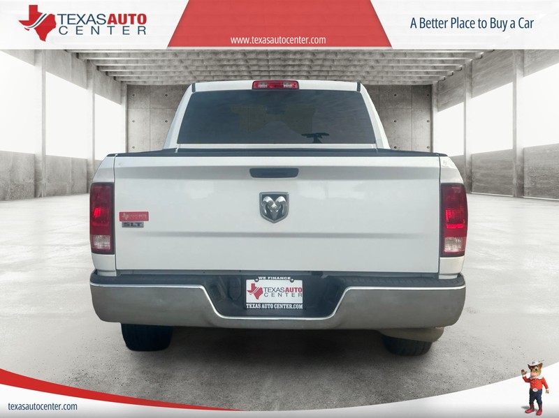 Ram 1500 Classic Vehicle Full-screen Gallery Image 6