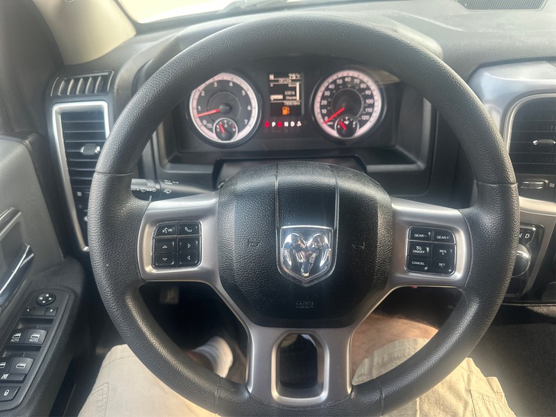 Ram 1500 Classic Vehicle Full-screen Gallery Image 14