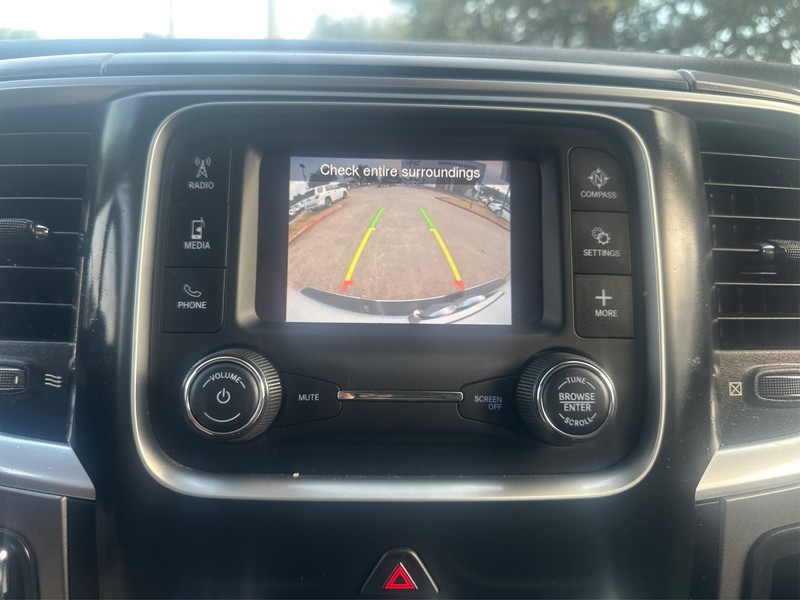 Ram 1500 Classic Vehicle Full-screen Gallery Image 17