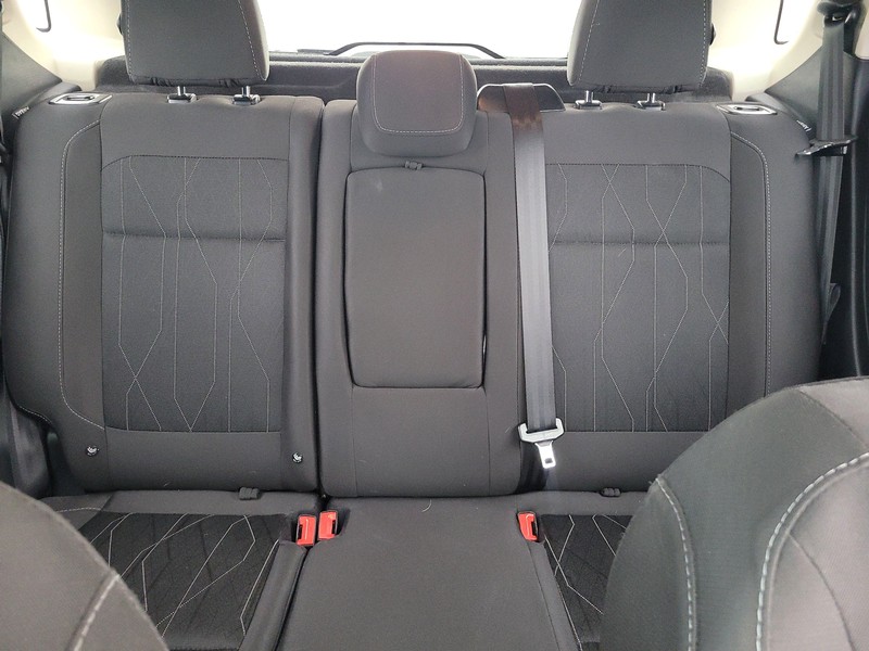 Ford EcoSport Vehicle Full-screen Gallery Image 13