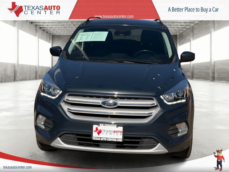 Ford Escape Vehicle Full-screen Gallery Image 3