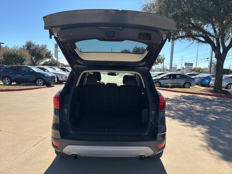 Ford Escape Vehicle Full-screen Gallery Image 11