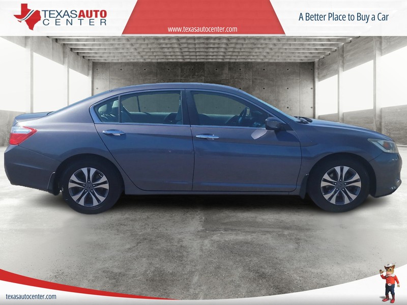 Honda Accord Sedan Vehicle Full-screen Gallery Image 4