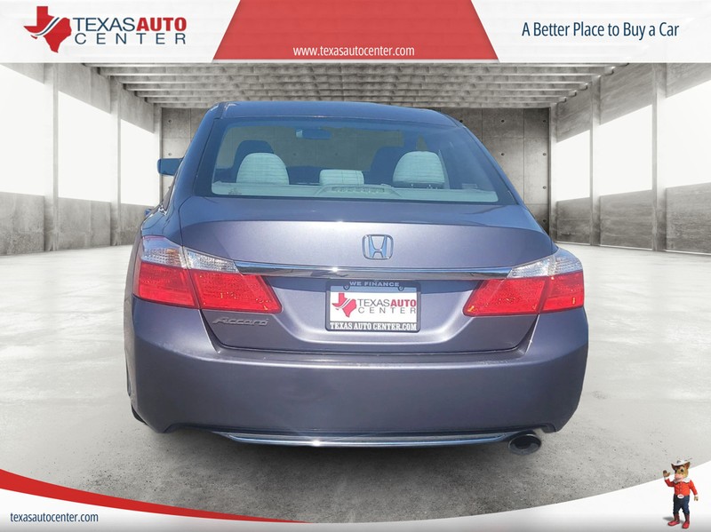 Honda Accord Sedan Vehicle Full-screen Gallery Image 6