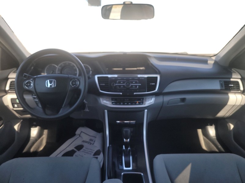 Honda Accord Sedan Vehicle Full-screen Gallery Image 15
