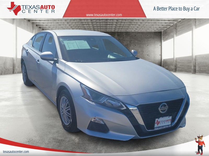 Nissan Altima Vehicle Full-screen Gallery Image 01