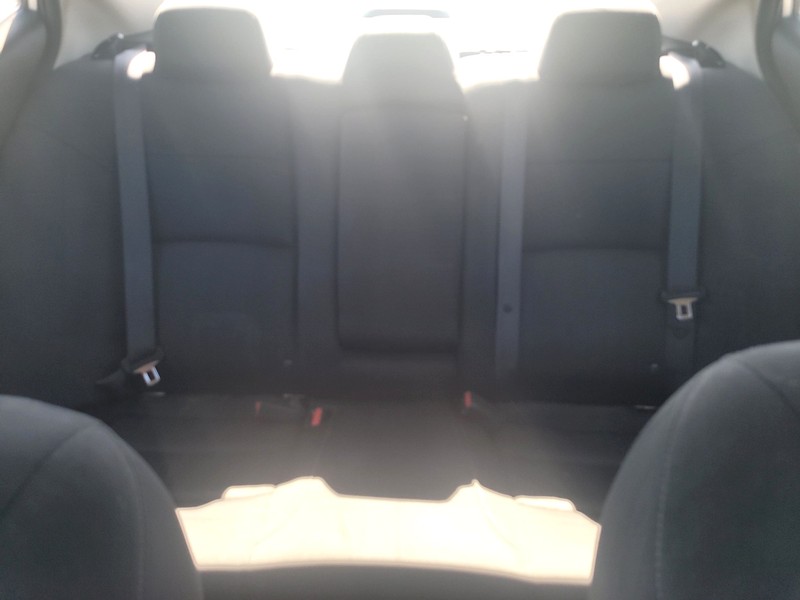 Nissan Altima Vehicle Full-screen Gallery Image 12