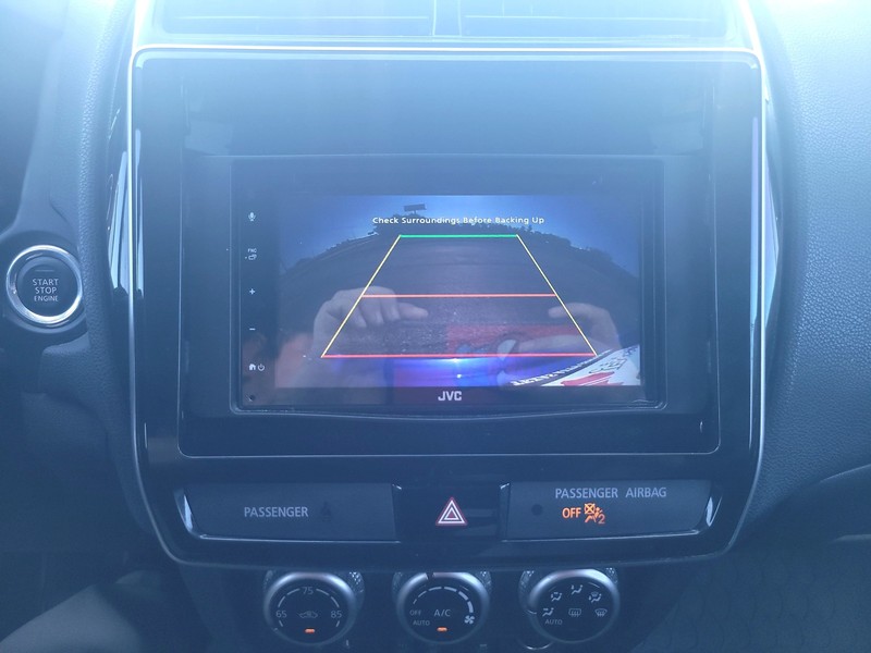 Mitsubishi Outlander Sport Vehicle Full-screen Gallery Image 09