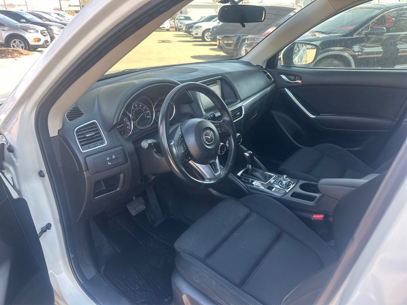 Mazda CX-5 Vehicle Full-screen Gallery Image 9