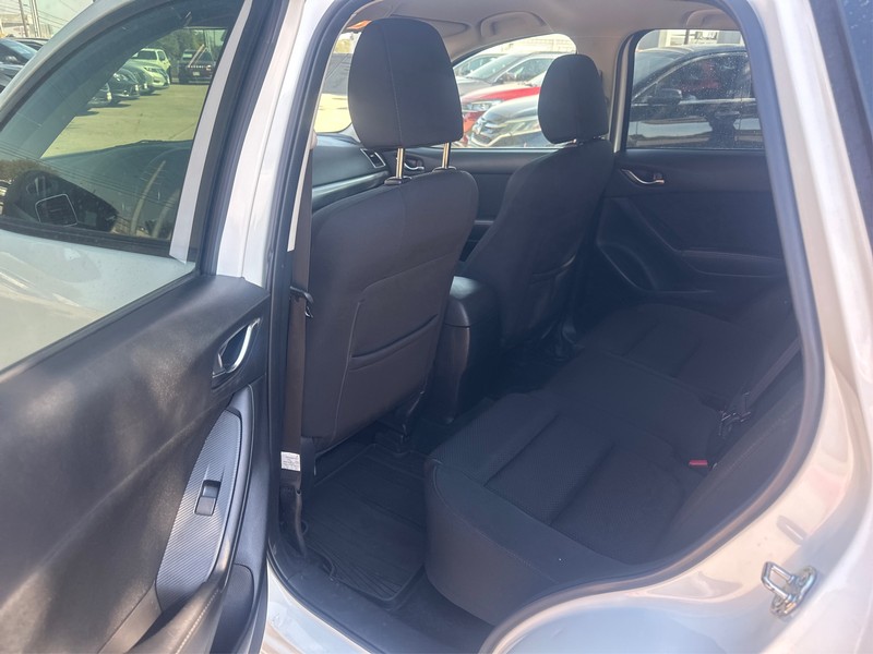 Mazda CX-5 Vehicle Full-screen Gallery Image 10