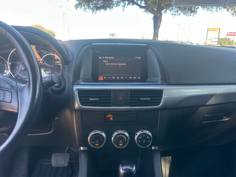 Mazda CX-5 Vehicle Full-screen Gallery Image 11