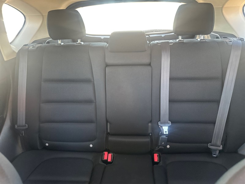 Mazda CX-5 Vehicle Full-screen Gallery Image 12