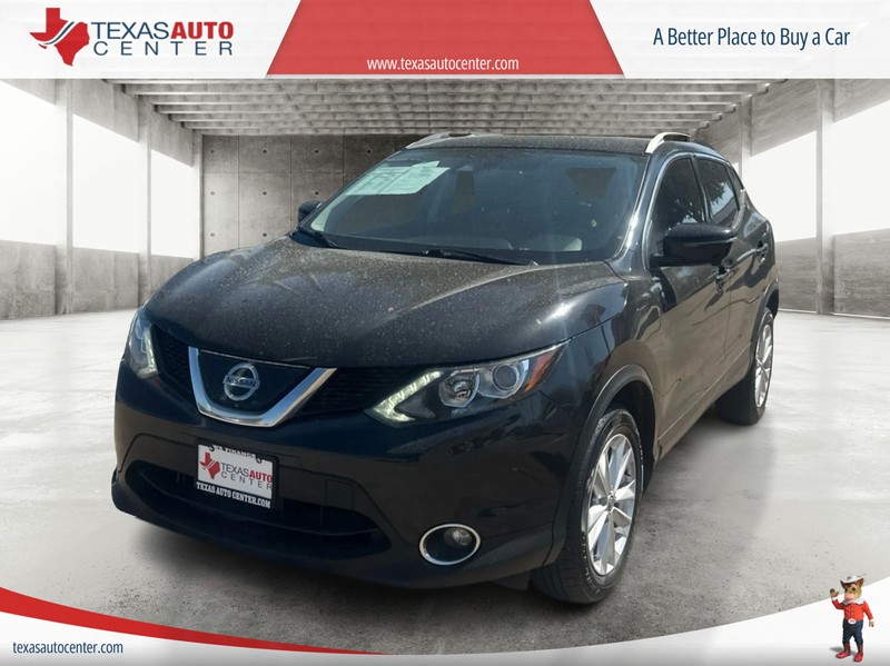 Nissan Rogue Sport Vehicle Full-screen Gallery Image 02