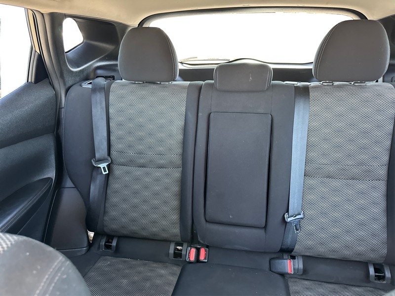 Nissan Rogue Sport Vehicle Full-screen Gallery Image 13