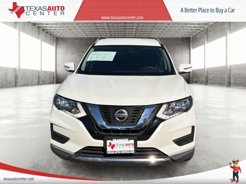 Nissan Rogue Vehicle Full-screen Gallery Image 3
