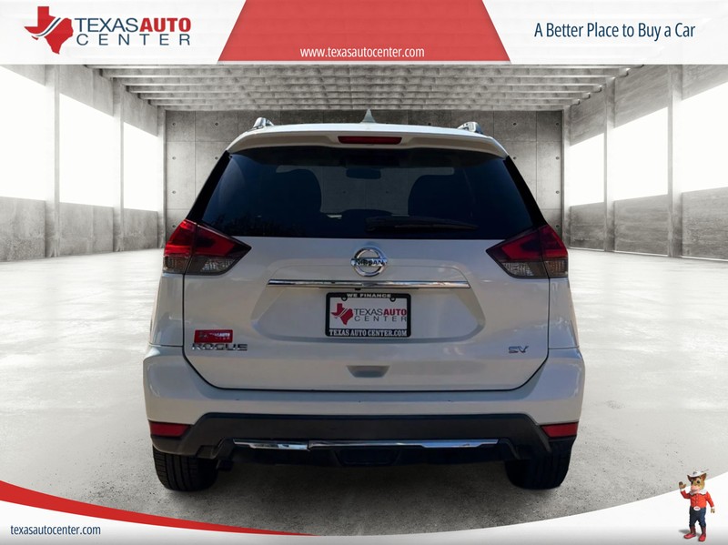 Nissan Rogue Vehicle Full-screen Gallery Image 6