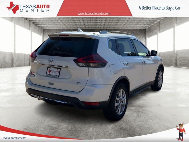 Nissan Rogue Vehicle Full-screen Gallery Image 7