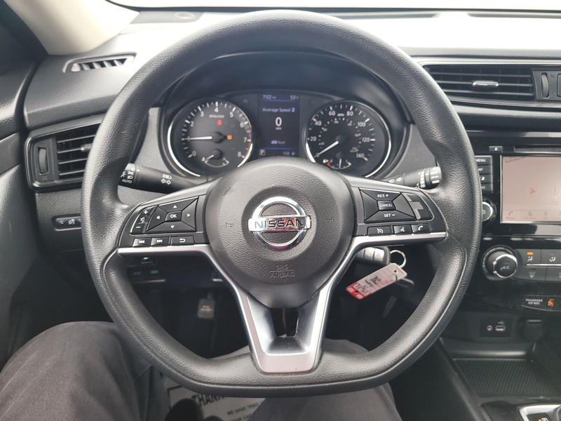 Nissan Rogue Vehicle Full-screen Gallery Image 12