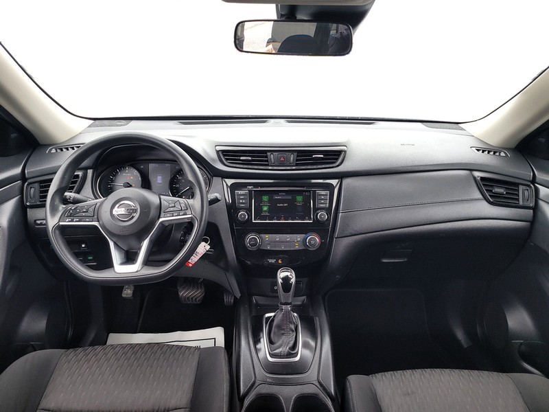 Nissan Rogue Vehicle Full-screen Gallery Image 14