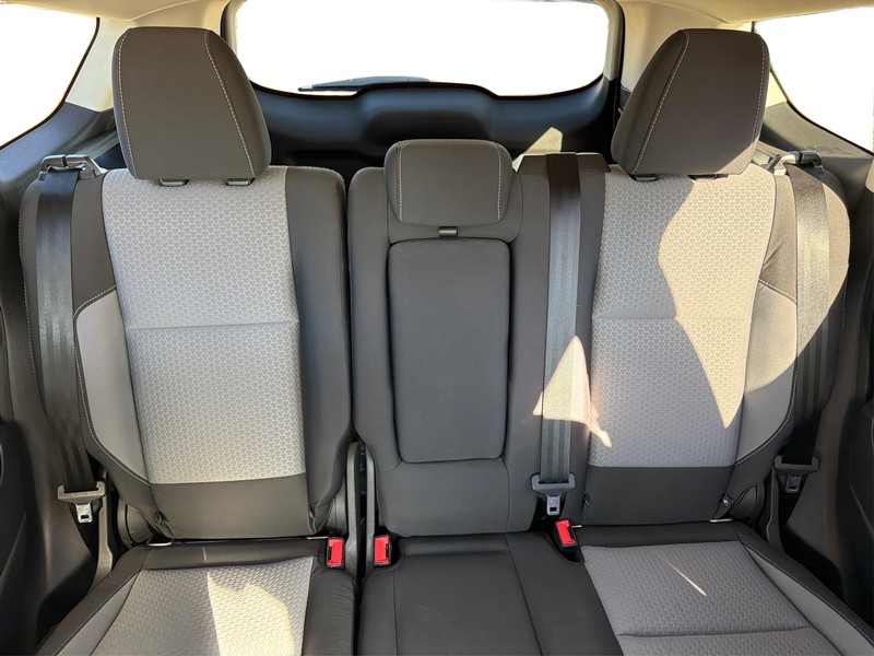 Ford Escape Vehicle Full-screen Gallery Image 13