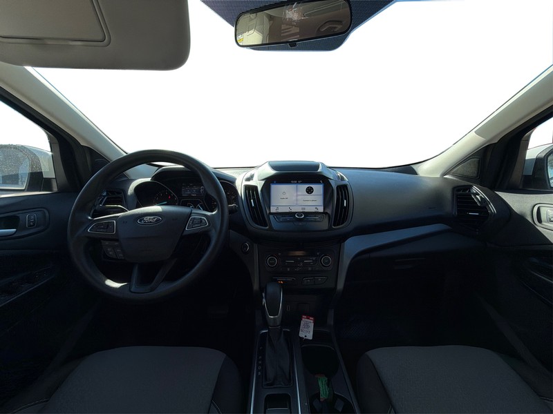 Ford Escape Vehicle Full-screen Gallery Image 16