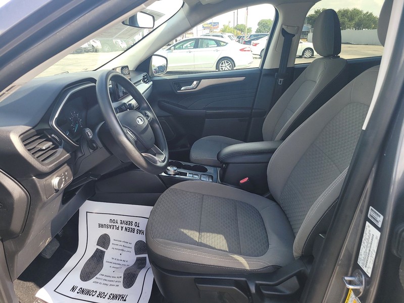 Ford Escape Vehicle Full-screen Gallery Image 8