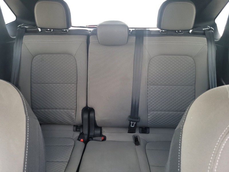 Ford Escape Vehicle Full-screen Gallery Image 12