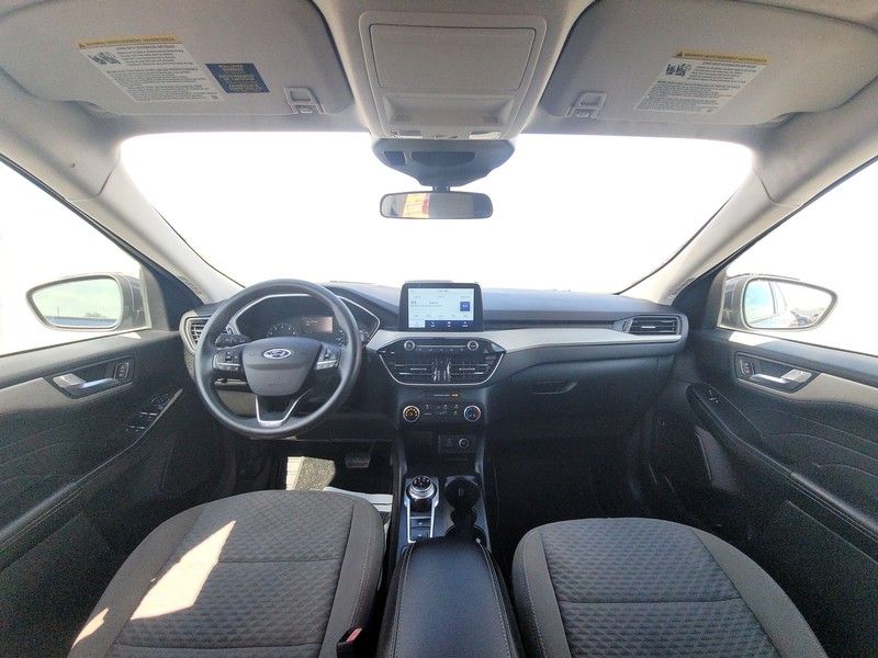 Ford Escape Vehicle Full-screen Gallery Image 14
